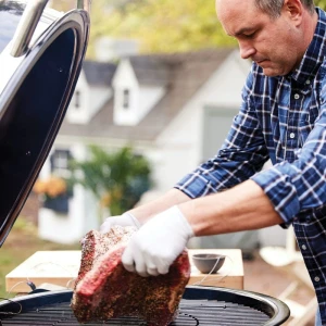 04_Summit_Kamado_S6_Lifestyle_7_rgb_1800x1800.jpg