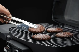 55019_spatula_tongs_in_use.jpg