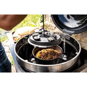 Low Res_JPG-Dutch oven in use.jpg