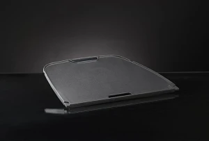 56080_pro285_griddle_on_black_with_reflection.jpg