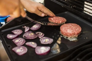 56425_in_use_napoleon_grills.jpg