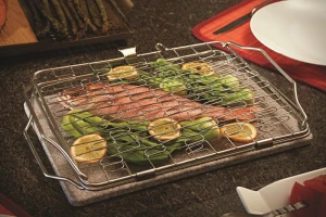 57012_expandable_grill_basket_in_use_closed.jpg
