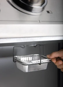 62007_grease_trays_in_use_napoleon_grills.jpg