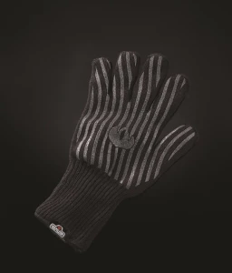 62145_grilling_gloves_on_black_napoleon_grills.jpg