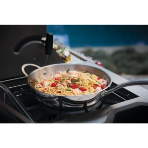 Low Res_JPG-Prestige-Pro825-3-Life-Shrimp and Pasta on Side Burner.jpg