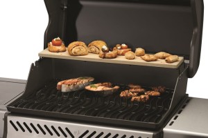 70044_pizza_warming_rack_in_use.jpg