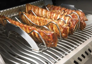 70009_ss_rib_rack_in_use_napoleon_grills.jpg