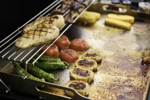RP30SIBFTPK-PHM_WithFood15-1000x668-a006145.png