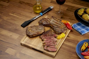 GATL005_BastingBrush_InUse-1000x667-a006145.png