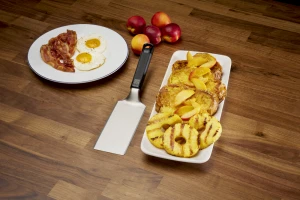 GATL014_Griddle Spatula_withSpatula-1000x667-a006145.png